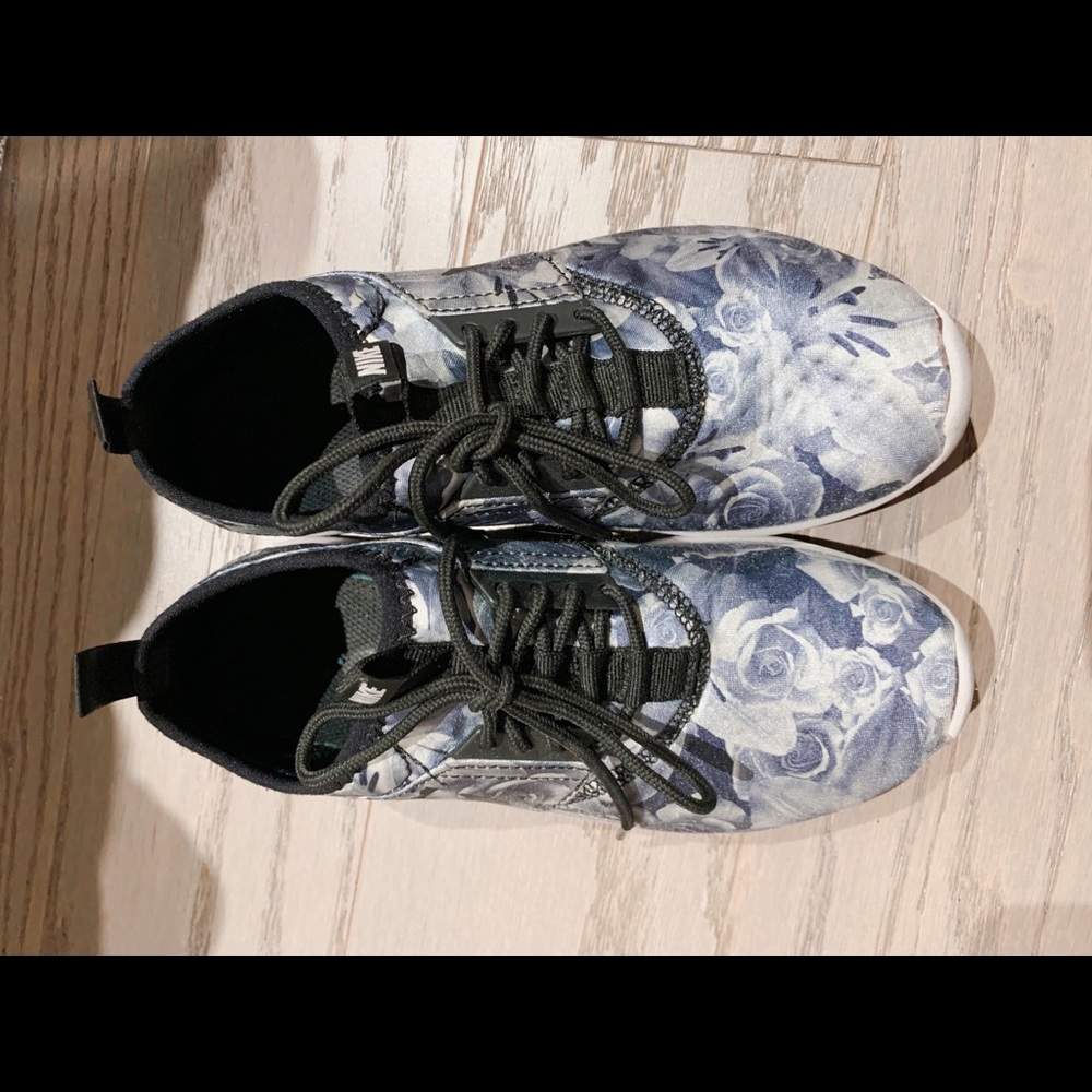 Nike Running Sneakers - Picture 2 of 2